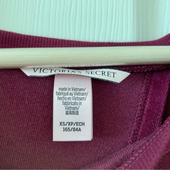 ❤️ NWOT Victoria’s Secret VS Wine Red Velour Crossback Pullover Sweatshirt - Picture 6 of 6